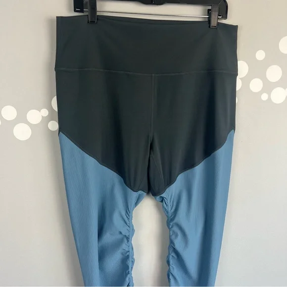 ZYIA Storm Parallel Luxe High Rise 7/8 Athletic Leggings Size 16/18 - Picture 4 of 9